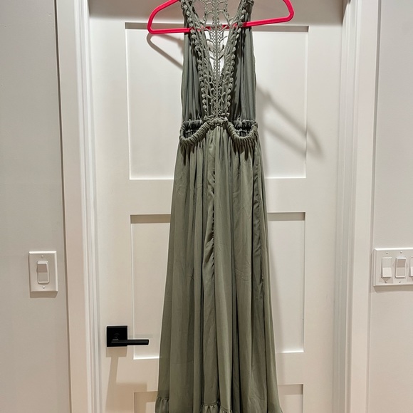 Sage green maxi/boho dress with crocheted back - Picture 7 of 9